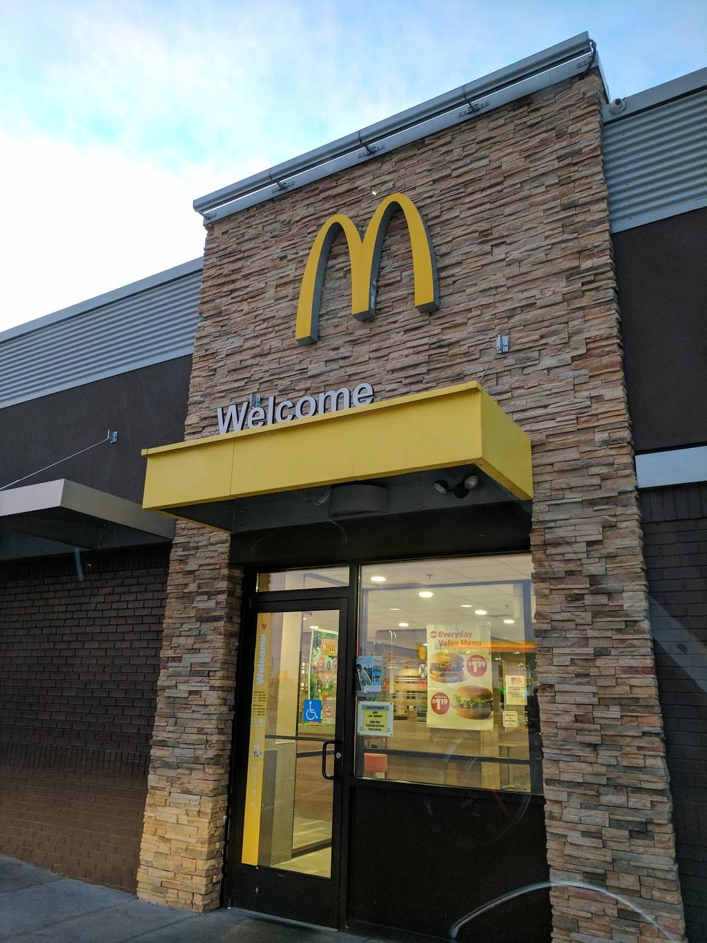 McDonalds | cafe | 102 Potomac Blvd, Mt Vernon, IL 62864, USA | 6182427371 OR +1 618-242-7371