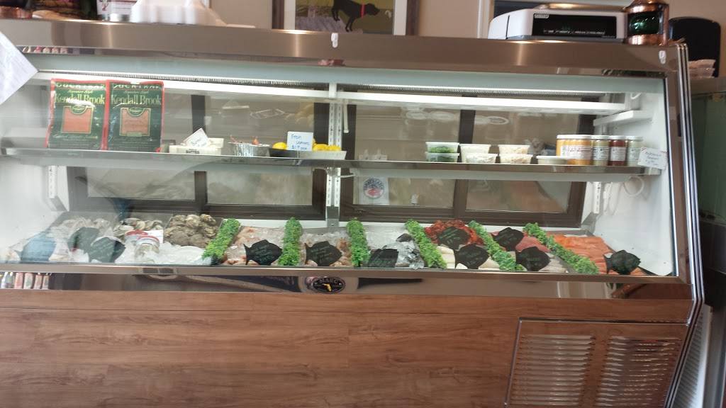 Bay Shore Steam Pot | restaurant | 111 E Water St, Centreville, MD 21617, USA | 4107583933 OR +1 410-758-3933