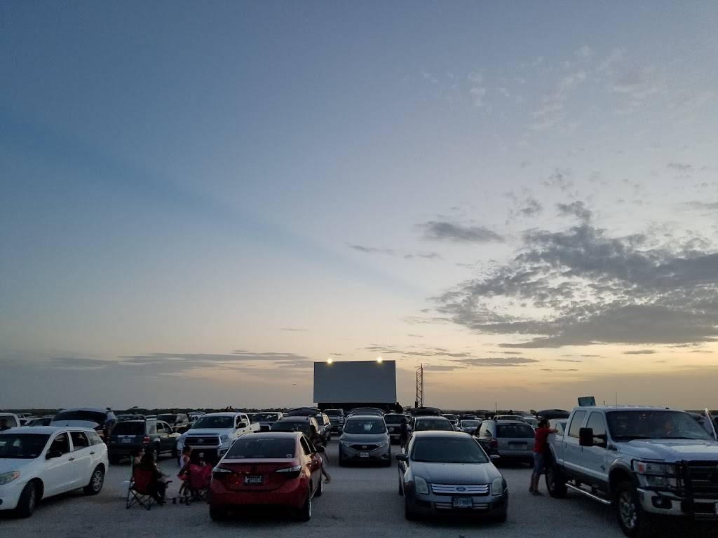 Stars & Stripes Drive-In Theatre | restaurant | 1178 Kroesche Ln, New Braunfels, TX 78130, USA | 8306207469 OR +1 830-620-7469