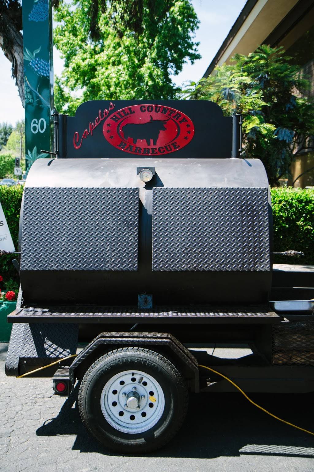 Capelos Barbecue | restaurant | 2655 Middlefield Rd, Redwood City, CA 94063, USA | 6507015433 OR +1 650-701-5433