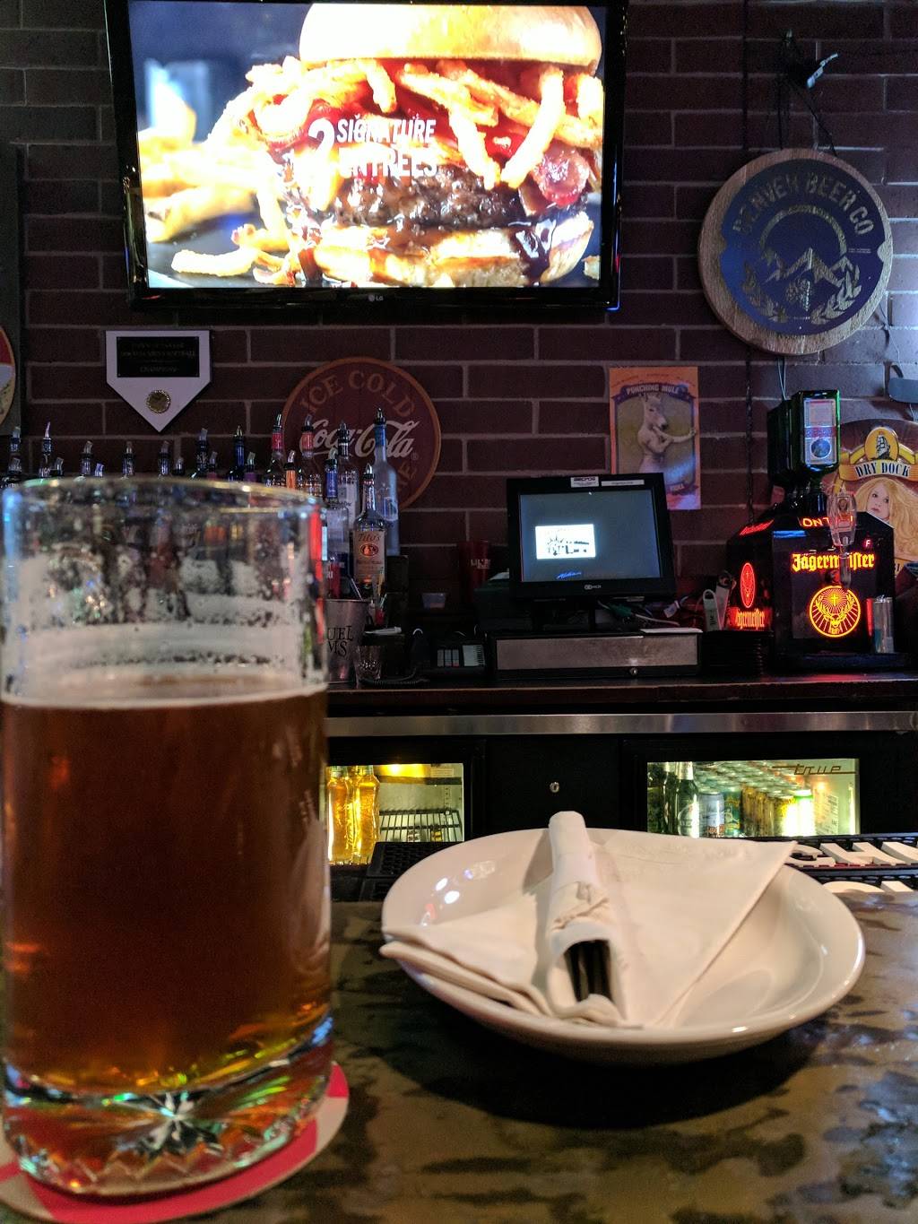 Lil Riccis | restaurant | 16526 Keystone Blvd, Parker, CO 80134, USA | 3032207422 OR +1 303-220-7422