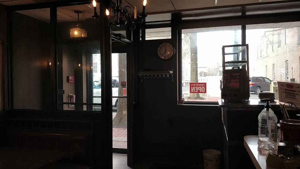 DeSTARRS Restaurant & Bar | restaurant | 112 E Gay St, West Chester, PA 19380, USA | 6106924160 OR +1 610-692-4160