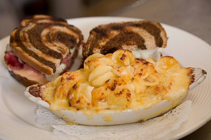 Cru Cafe | cafe | 18 Pinckney St, Charleston, SC 29401, USA | 8435342434 OR +1 843-534-2434