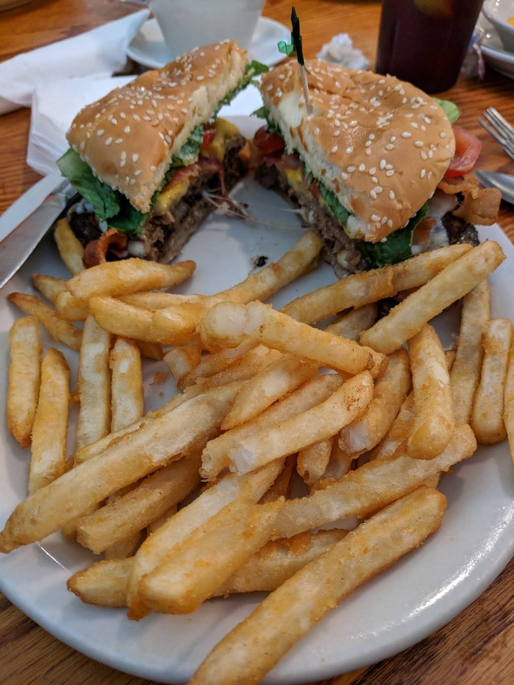 Marias Grill | restaurant | 2801 W Sugar Creek Rd, Charlotte, NC 28262, USA | 7049216370 OR +1 704-921-6370