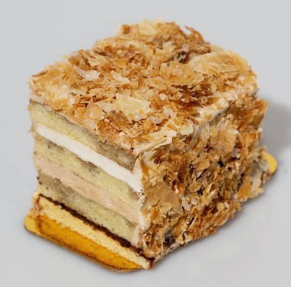 Voilà Pastry & Café | bakery | 5908 N Kings Hwy, Alexandria, VA 22303, USA | 7033291780 OR +1 703-329-1780