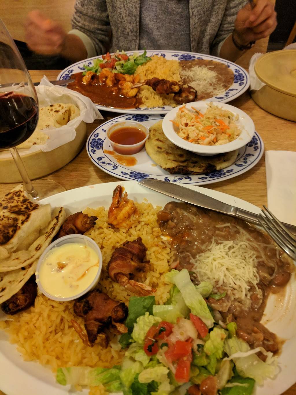 Mayas Cafe | restaurant | 2616 Union Ave, San Jose, CA 95124, USA | 4085598700 OR +1 408-559-8700