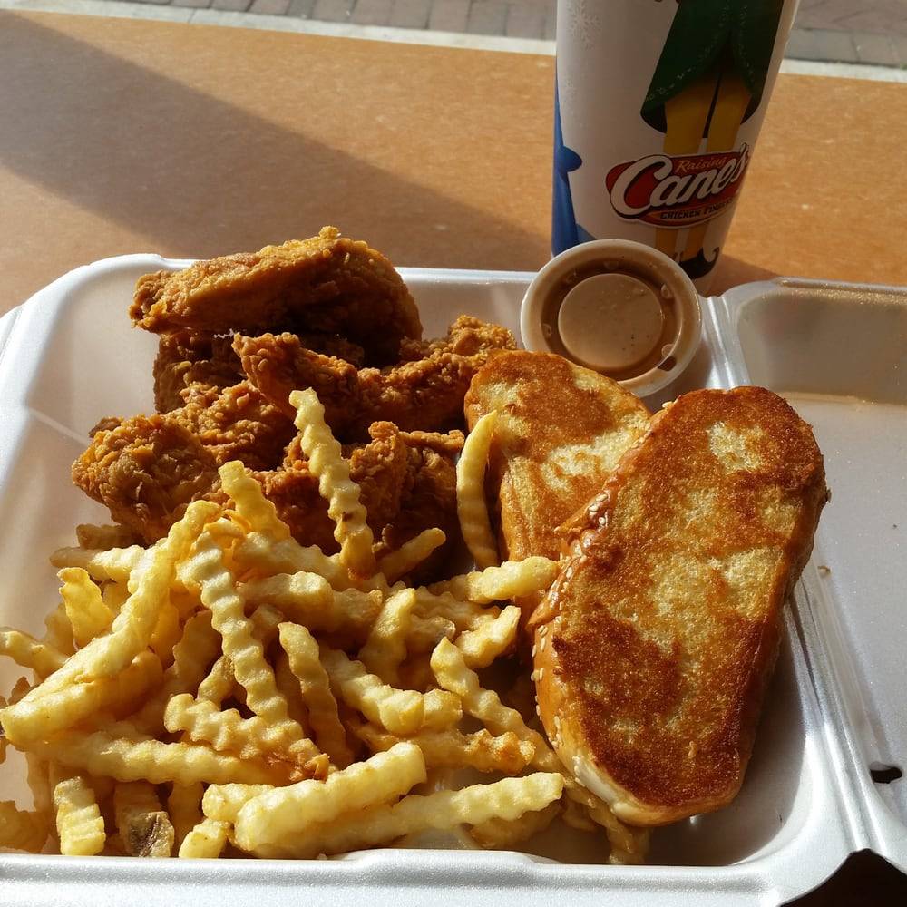 Raising Canes Chicken Fingers | meal takeaway | 805 W Grace St, Richmond, VA 23220, USA | 8048281142 OR +1 804-828-1142