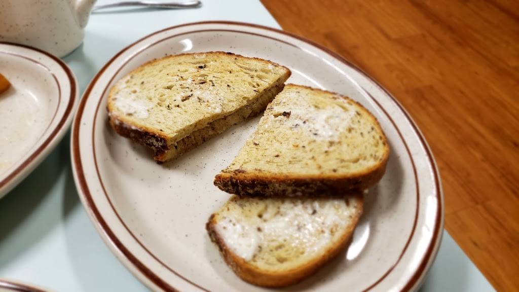 Moms Family Restaurant | restaurant | 2410 Military Rd #1563, Niagara Falls, NY 14304, USA | 7162836667 OR +1 716-283-6667