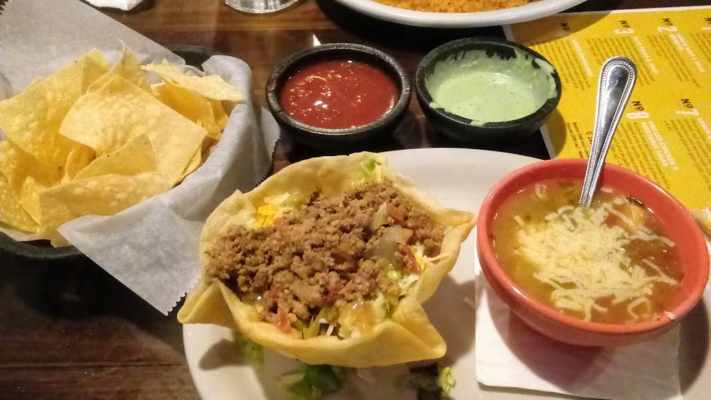 Casa Olé | restaurant | 725 N Loop 340, Bellmead, TX 76705, USA | 2547990552 OR +1 254-799-0552