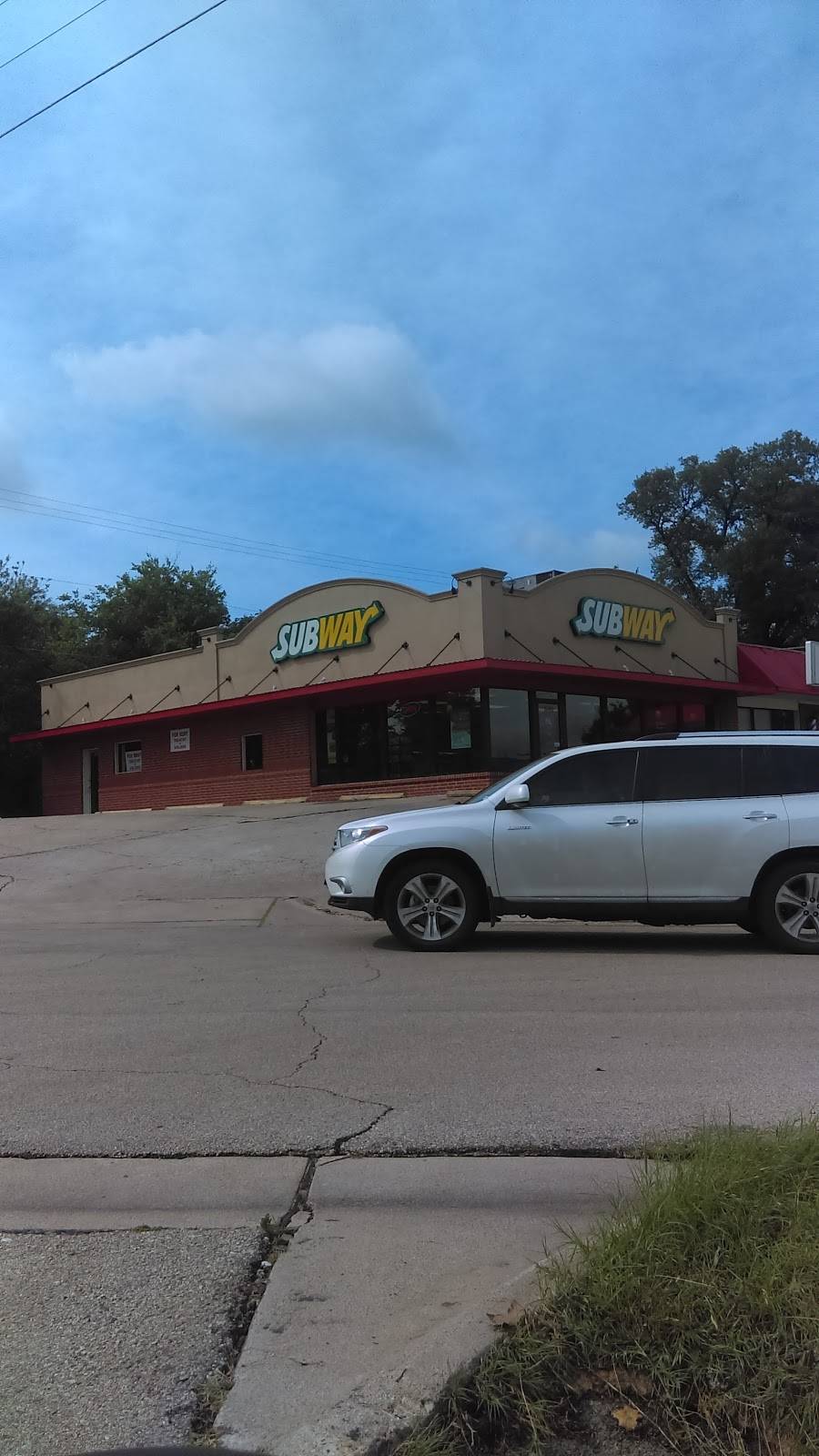 Subway Restaurants | restaurant | 600 Forest Dr, Belton, TX 76513, USA | 2549337827 OR +1 254-933-7827