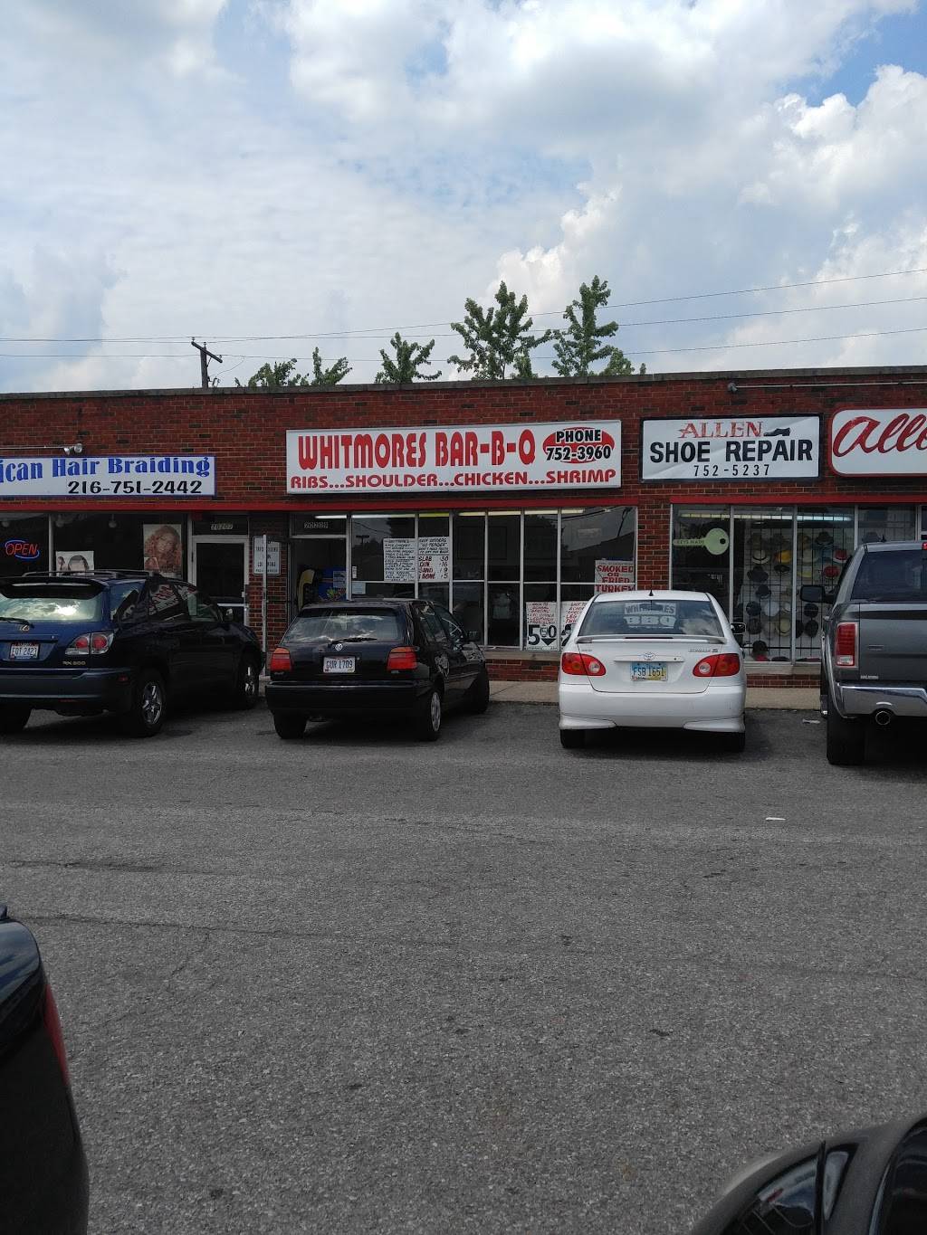 Whitmores Bar-B-Q | restaurant | 20209 Harvard Ave, Warrensville Heights, OH 44122, USA | 2167523960 OR +1 216-752-3960