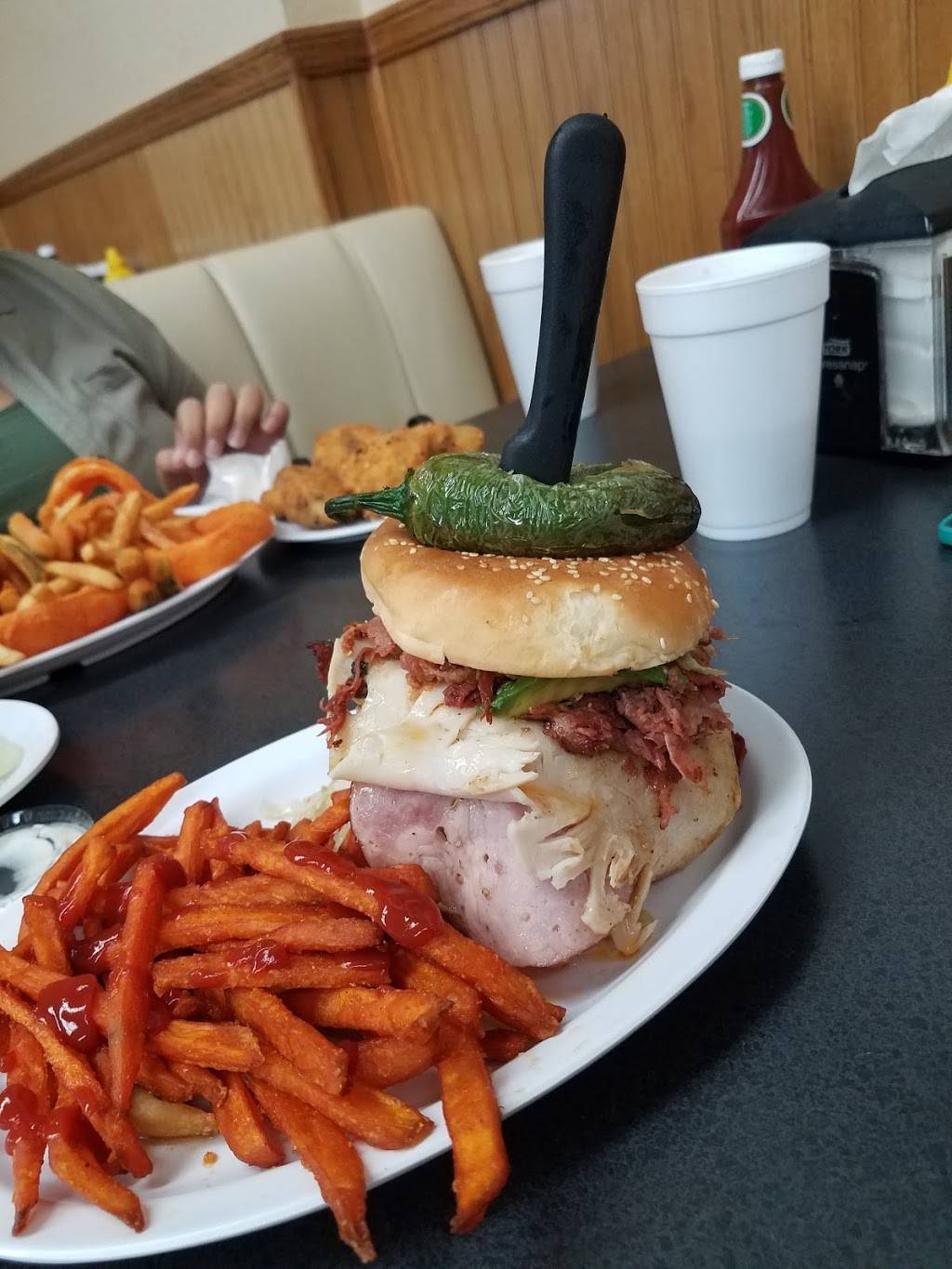 Orcutt Burgers Vandenberg Village | restaurant | 3787 Constellation Rd, Lompoc, CA 93436, USA | 8057434682 OR +1 805-743-4682