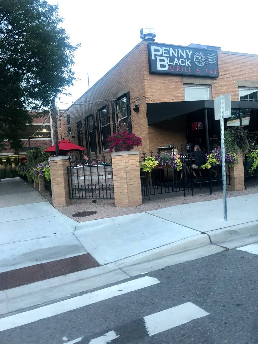 Penny Black | restaurant | 124 W 4th St, Rochester, MI 48307, USA | 2488411522 OR +1 248-841-1522