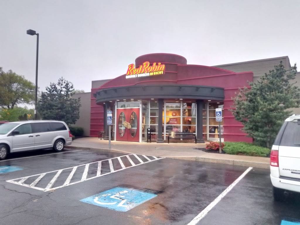 Red Robin Gourmet Burgers and Brews | restaurant | 15 Hazard Ave, Enfield, CT 06082, USA | 8607417003 OR +1 860-741-7003