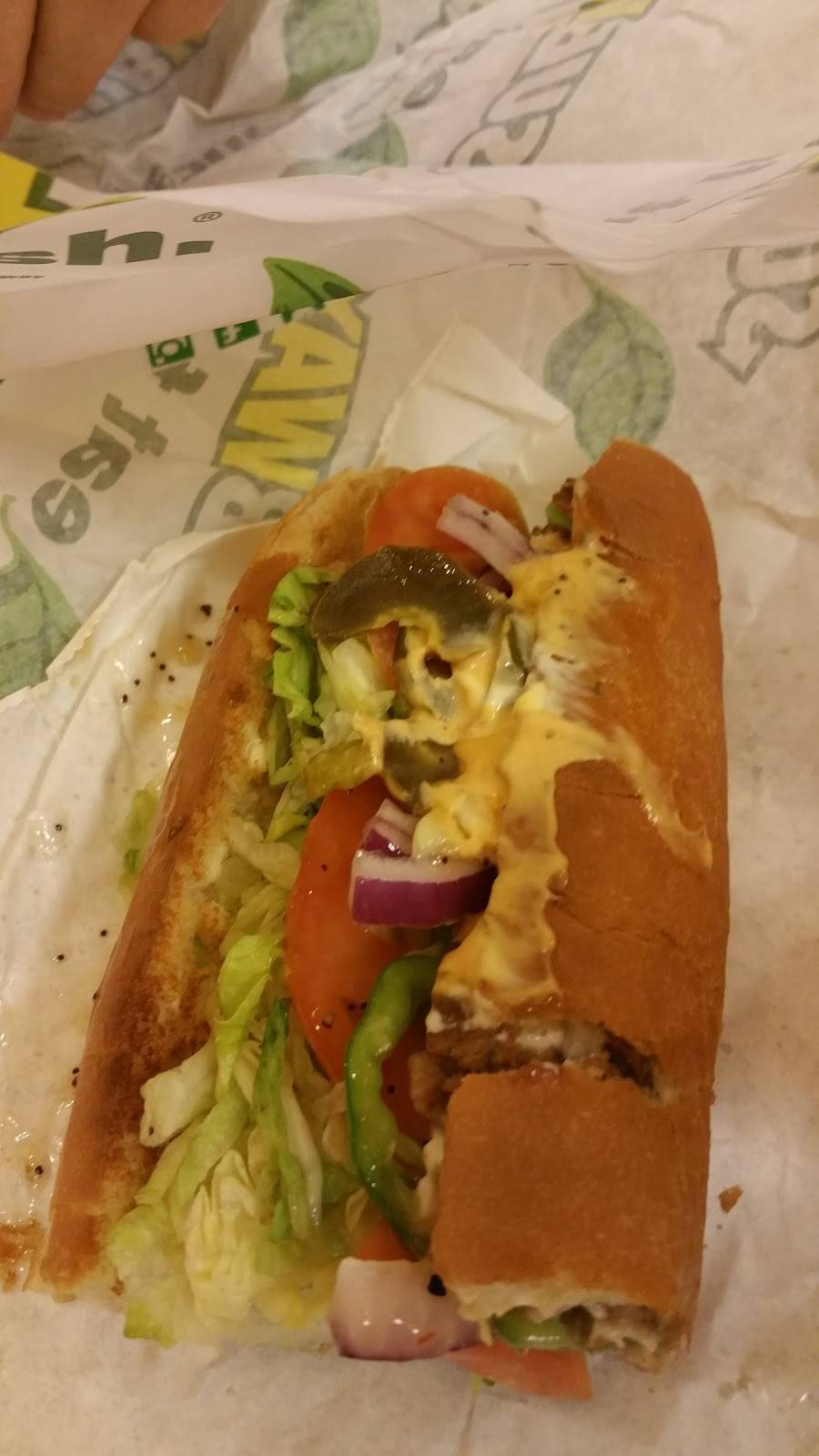 Subway | restaurant | 28 Norwich Ave, Norwich, CT 06360, USA | 8608897160 OR +1 860-889-7160