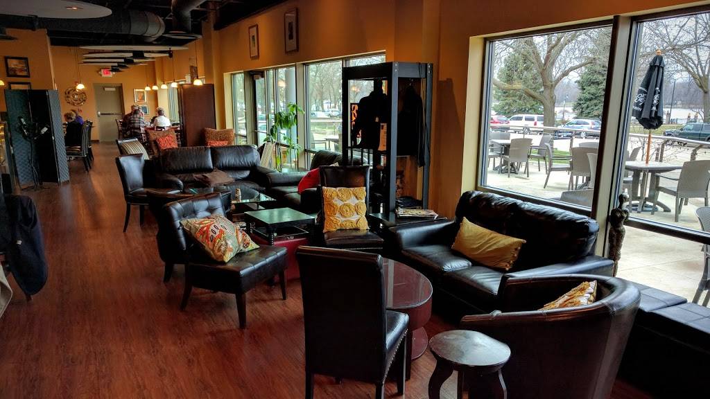 4 Sisters Wine Bar & Tapas Restaurant | restaurant | 100 Harborview Plaza #100, La Crosse, WI 54601, USA | 6087828213 OR +1 608-782-8213