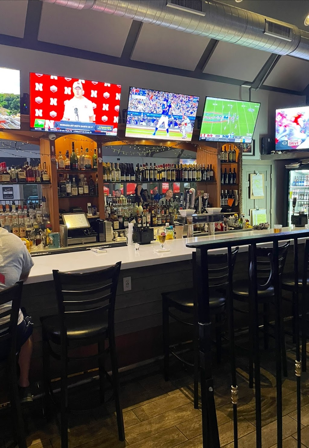 Demeters Tavern & Sports Bar | restaurant | 51 Old White Plains Rd, Tarrytown, NY 10591, USA | 9146319679 OR +1 914-631-9679