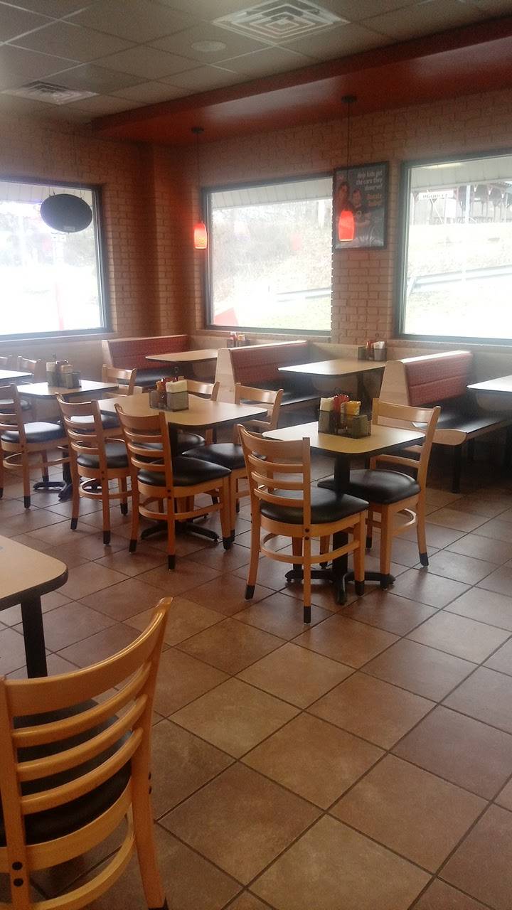 Dairy Queen | restaurant | 1119 Broad St, Summersville, WV 26651, USA | 3048724641 OR +1 304-872-4641