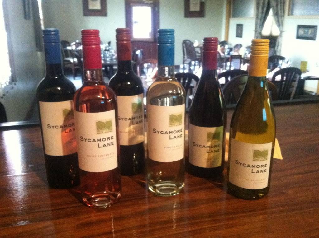 The Brass Lantern Restaurant and Lounge | night club | 79 Chestnut Hill Rd, Crossville, TN 38555, USA | 9314847657 OR +1 931-484-7657