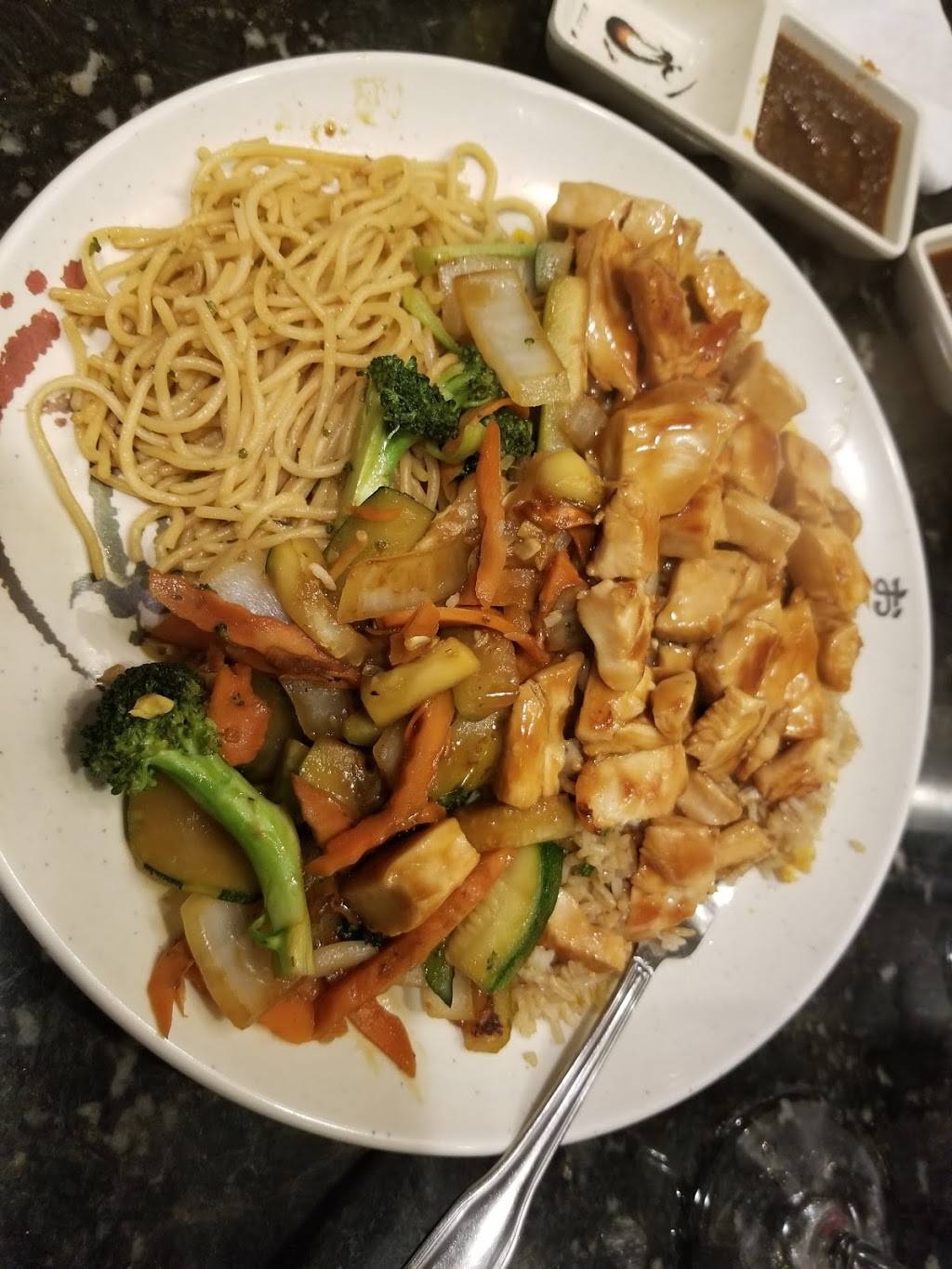 Kobe Hero Japanese Steak and Sushi Bar | restaurant | 20465 Chartwell Center Dr, Cornelius, NC 28031, USA | 7048967778 OR +1 704-896-7778