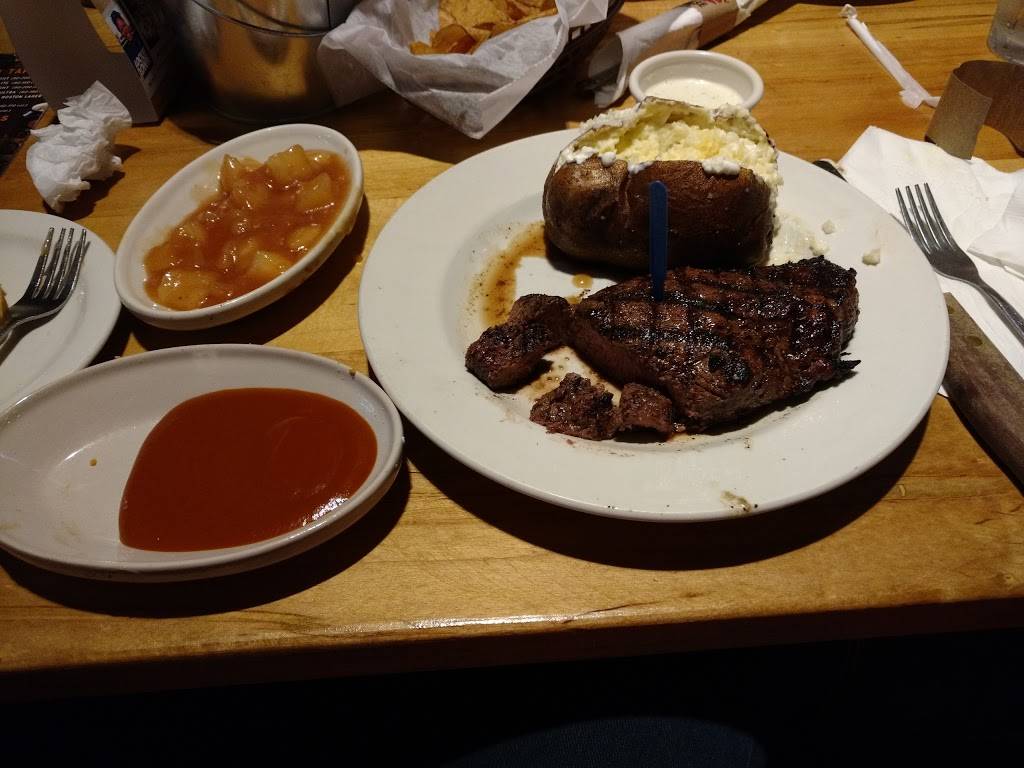 Logans Roadhouse | restaurant | 4046 Wards Rd, Lynchburg, VA 24502, USA | 4348320377 OR +1 434-832-0377