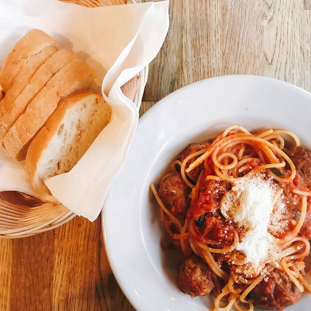 Pepe Rosso To Go | restaurant | 149 Sullivan St # 1, New York, NY 10012, USA | 2126774555 OR +1 212-677-4555