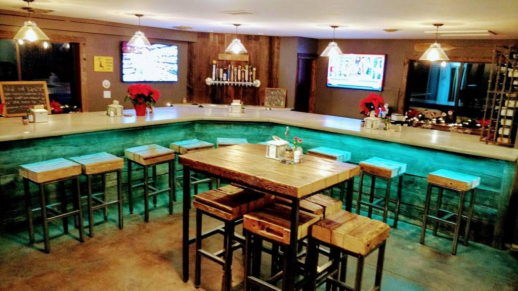 Pizza Chef of Quechee | meal takeaway | 5893 Woodstock Rd, White River Junction, VT 05001, USA | 8022966669 OR +1 802-296-6669