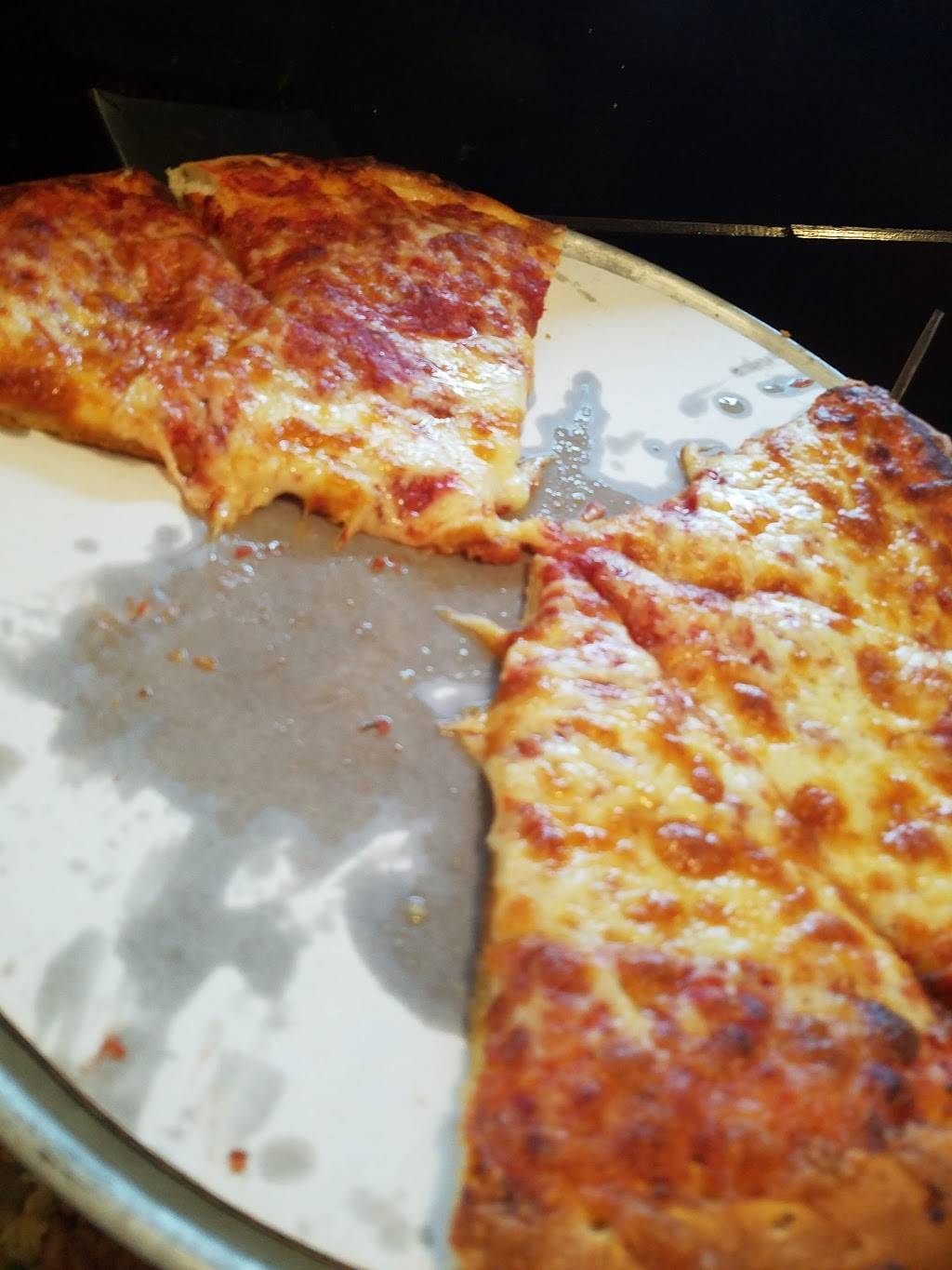 Town Pizza | restaurant | 949 Willett Ave, Riverside, RI 02915, USA | 4014330300 OR +1 401-433-0300