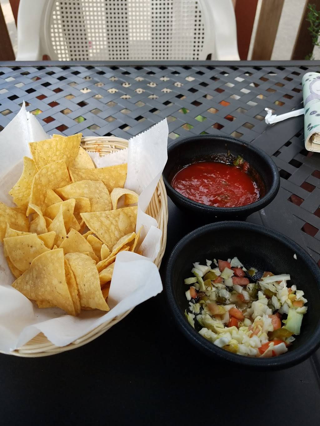 El Vaquero | restaurant | 925 CA-4, Arnold, CA 95223, USA | 2097953303 OR +1 209-795-3303