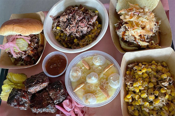 Smiths Backyard BBQ | restaurant | 109 Central Ave, Elgin, TX 78621, USA | 5126607384 OR +1 512-660-7384