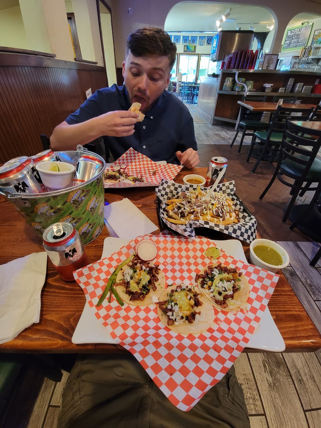 J’s Tacos & Beer | restaurant | 900 Cherry St, Chico, CA 95928, USA | 5307176300 OR +1 530-717-6300