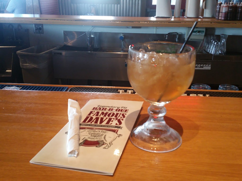 Famous Daves Bar-B-Que | restaurant | 3103 S Dogwood Rd, El Centro, CA 92243, USA | 7603529044 OR +1 760-352-9044