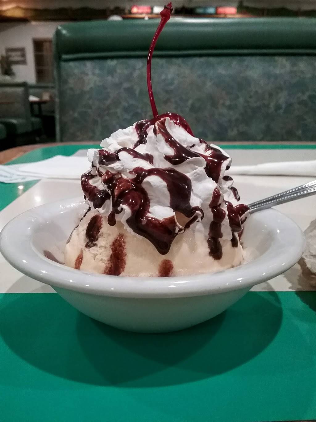 Spring House Restaurant | restaurant | 16441 Main St, Hesperia, CA 92345, USA | 7609492441 OR +1 760-949-2441