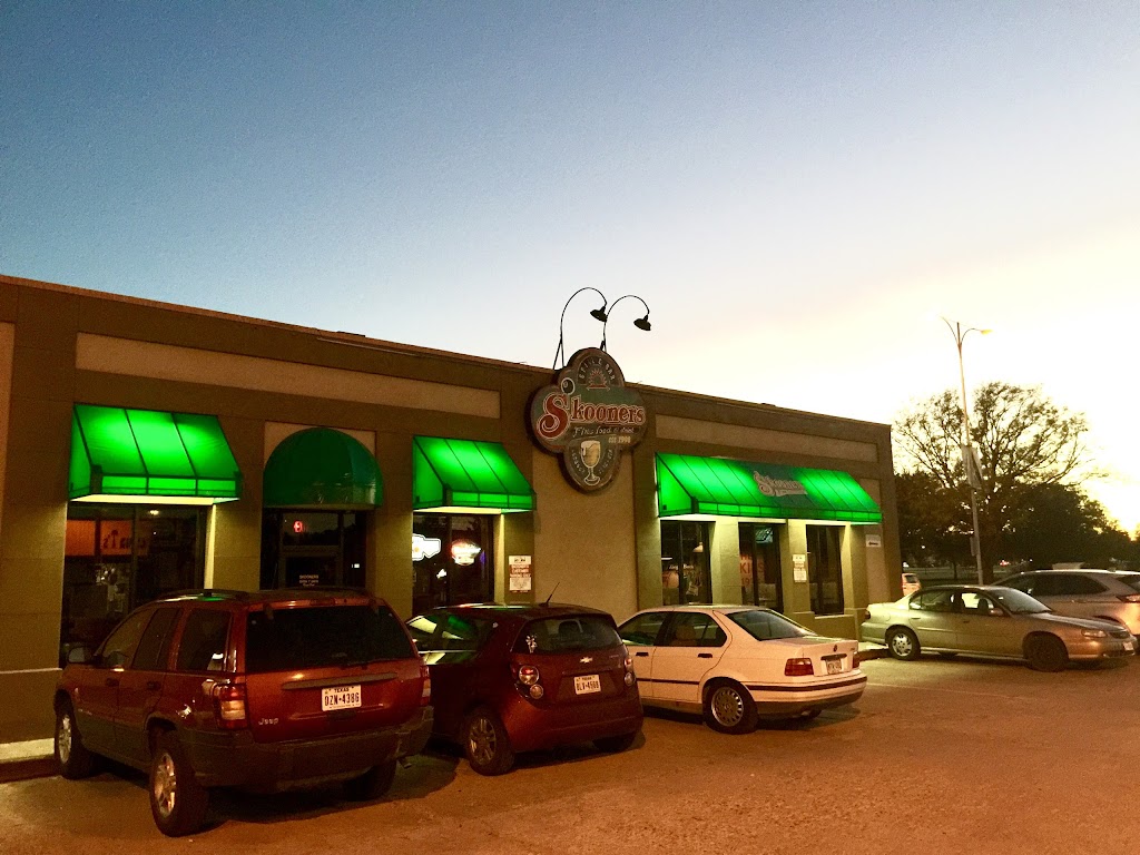 Skooners Grill & Bar | restaurant | 1617 University Ave, Lubbock, TX 79401, USA | 8067497625 OR +1 806-749-7625