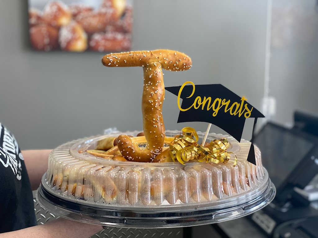 Philly Pretzel Factory | bakery | 2105 Hillside Avenue, New Hyde Park, NY 11040, USA | 5163231300 OR +1 516-323-1300