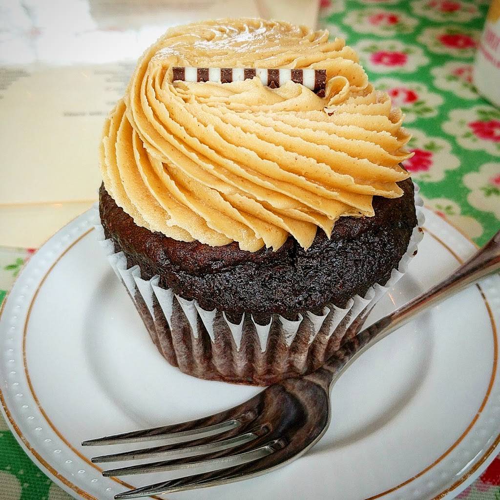 The Lemon Bar | restaurant | 95 E Pine St, Zionsville, IN 46077, USA | 3173440472 OR +1 317-344-0472