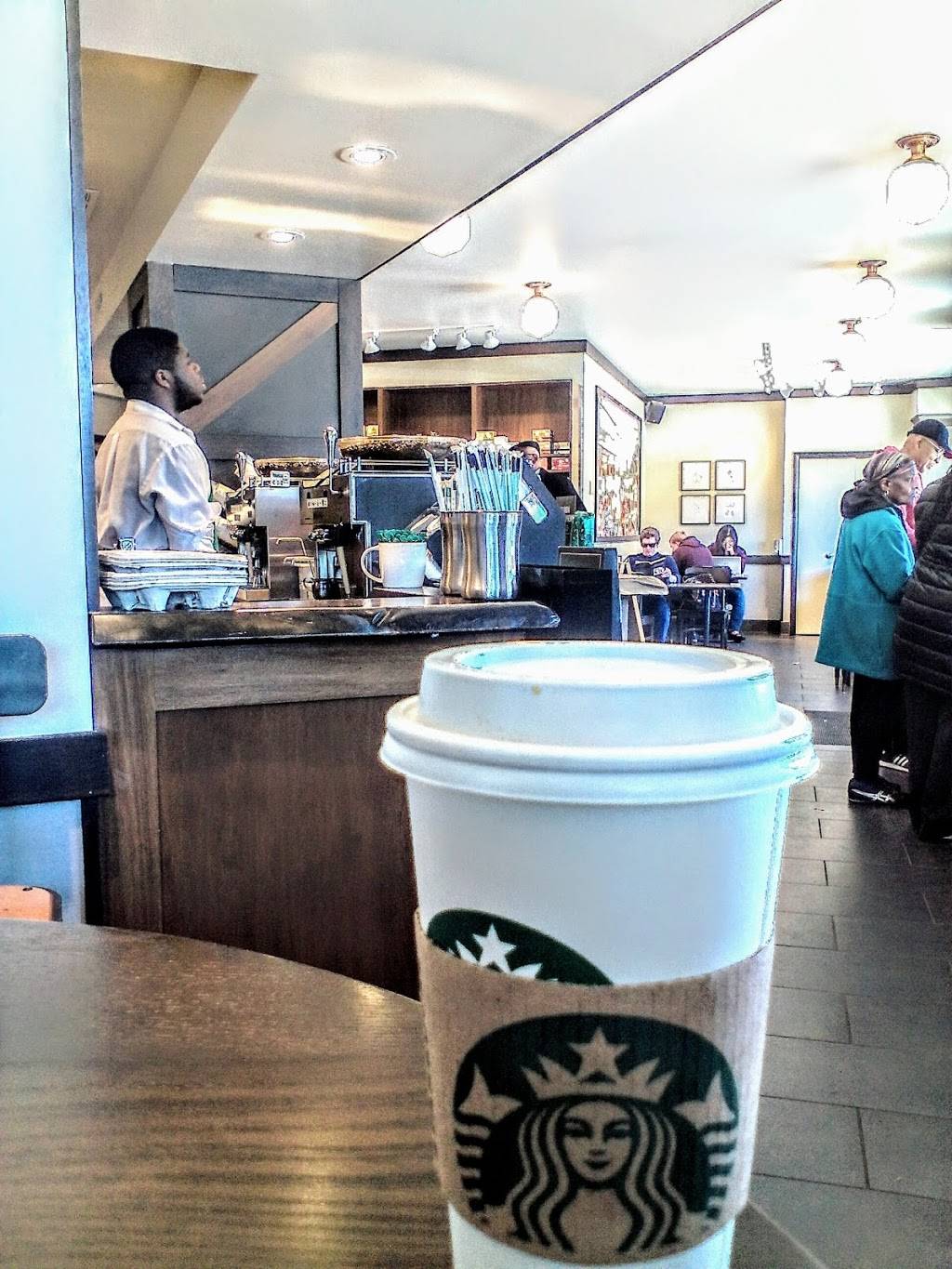 Starbucks | cafe | 3093 Mayfield Rd, Cleveland Heights, OH 44118, USA | 2163201600 OR +1 216-320-1600