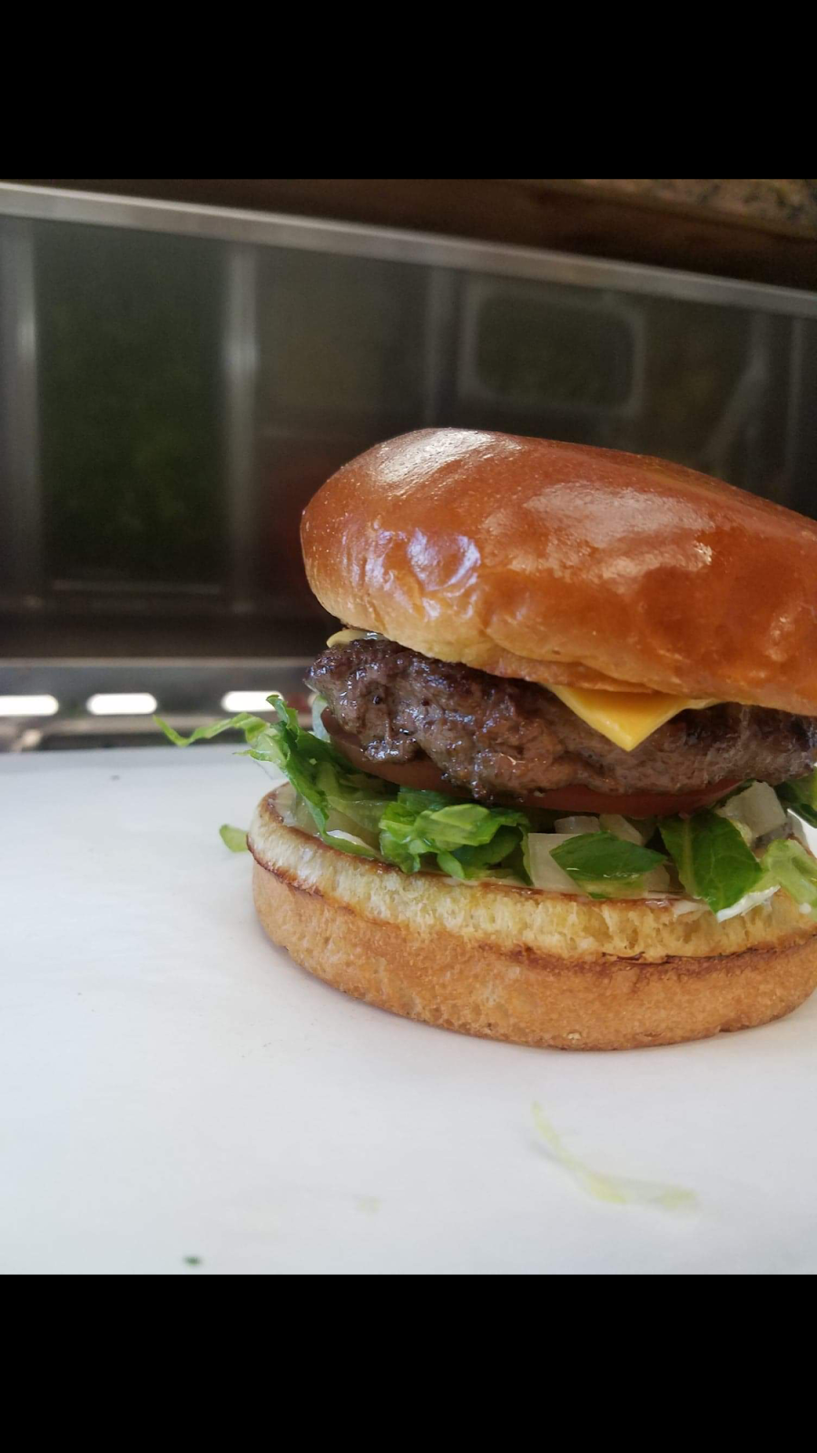 James burger | restaurant | 1431 James Rd, Bakersfield, CA 93308, USA | 6612433239 OR +1 661-243-3239