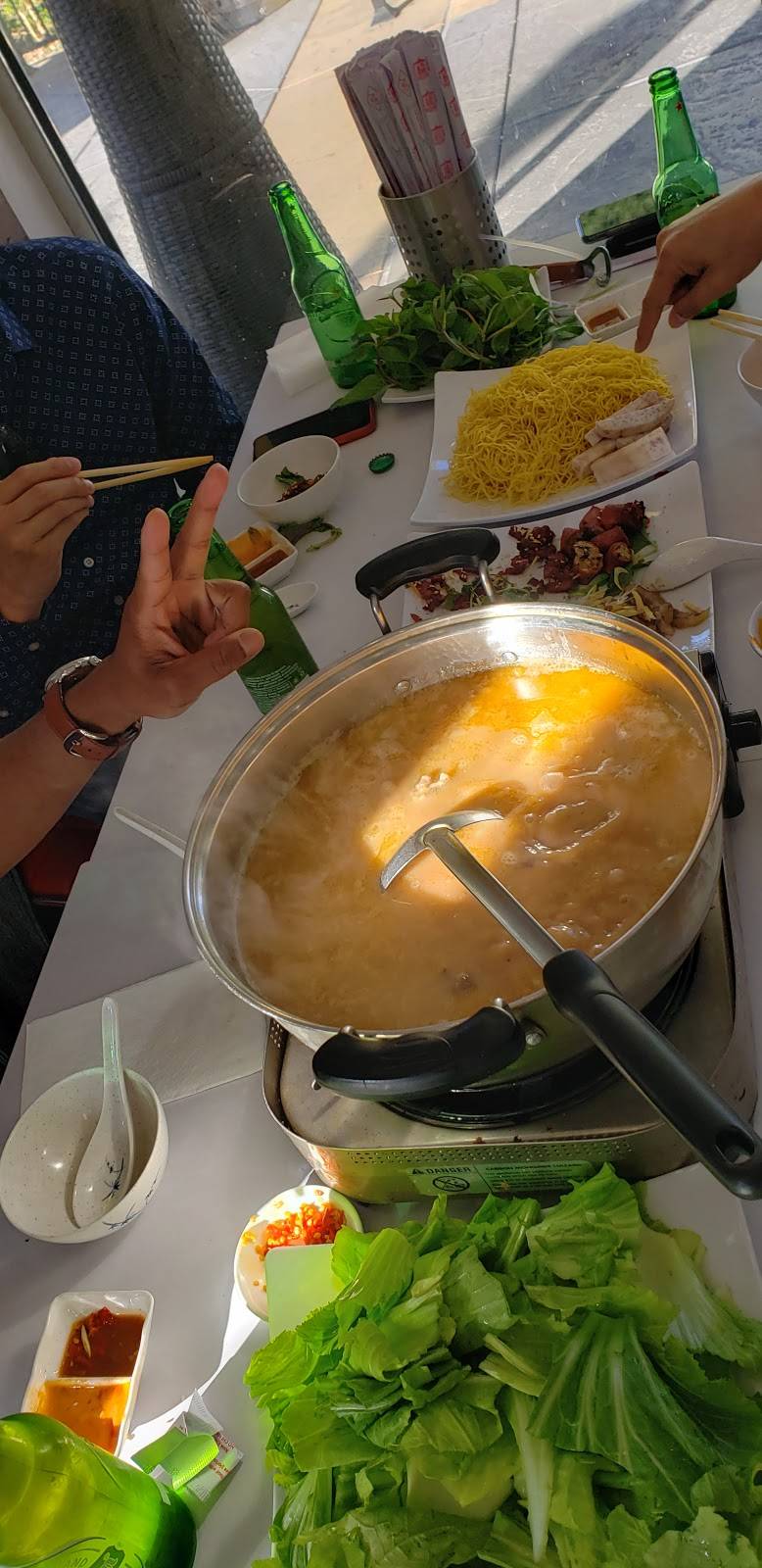 Bình Minh | restaurant | 999 Story Rd, San Jose, CA 95122, USA | 4082751935 OR +1 408-275-1935