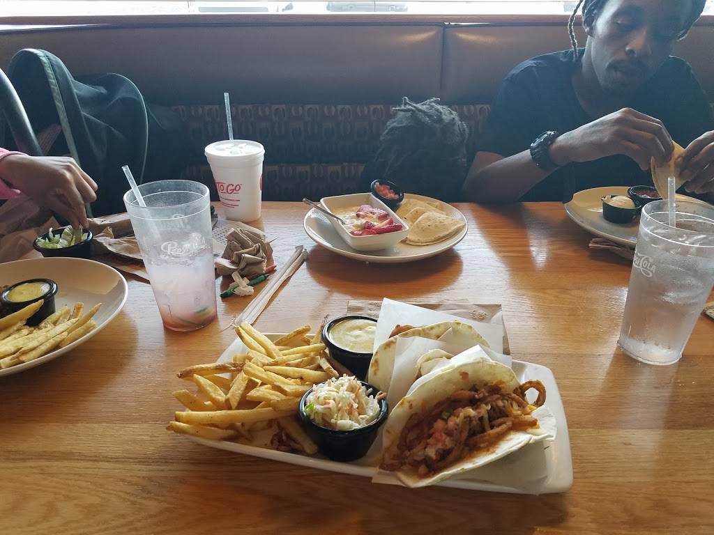 Applebees Grill + Bar | restaurant | 9031 Watson Rd, St. Louis, MO 63126, USA | 3149680800 OR +1 314-968-0800
