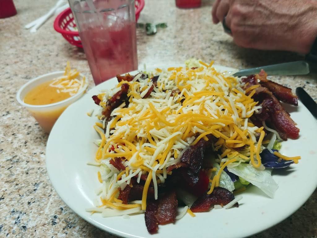 Bert & Bettys Kitchen | restaurant | 9 1st St, Fillmore, IN 46128, USA | 7652466124 OR +1 765-246-6124