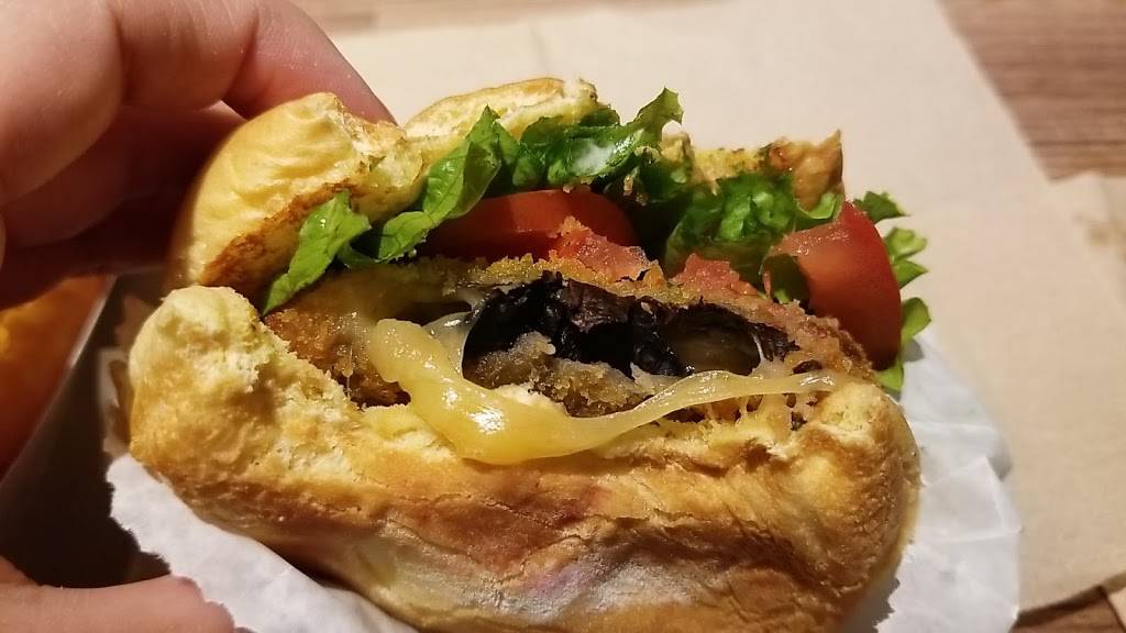 Shake Shack | restaurant | 226 Legacy Pl, Dedham, MA 02026, USA | 7814897330 OR +1 781-489-7330