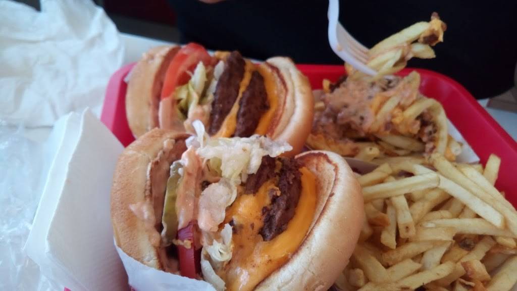 In-N-Out Burger | restaurant | 2010 Hacienda Dr, Vista, CA 92081, USA | 8007861000 OR +1 800-786-1000