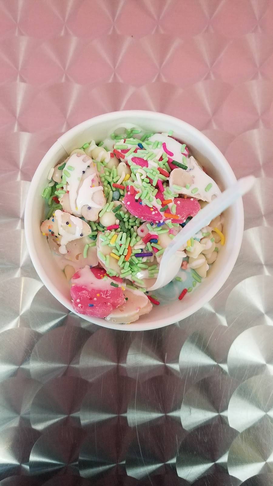 SweetFrog | restaurant | 210 England St, Ashland, VA 23005, USA | 8044966915 OR +1 804-496-6915