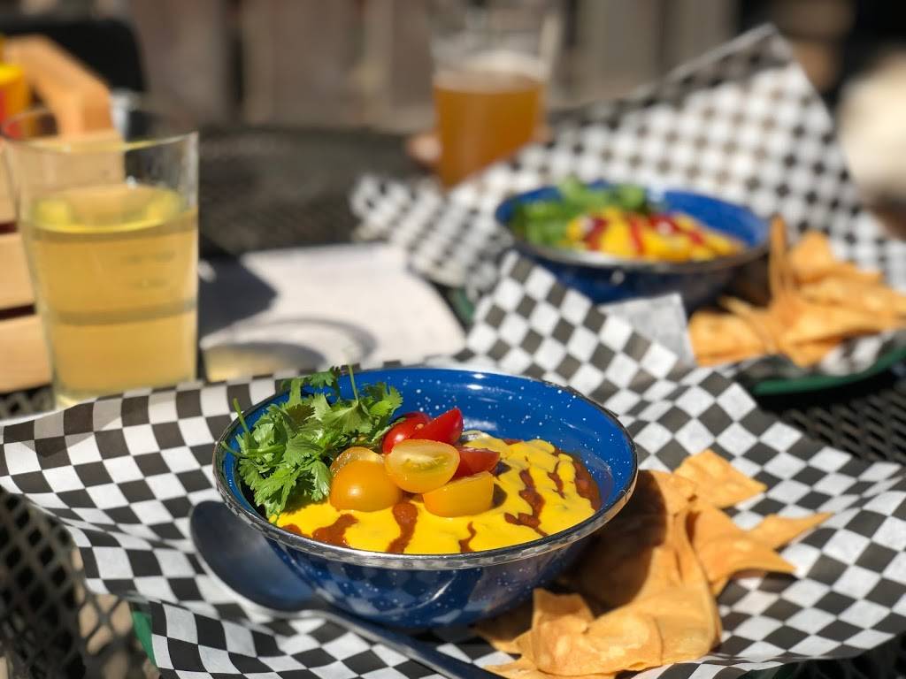 Skyline Tavern | restaurant | 8031 NW Skyline Blvd, Portland, OR 97229, USA | 5032864788 OR +1 503-286-4788