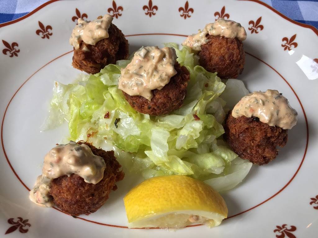 Charlottes Web | restaurant | 39 W Clinton St, Dover, NJ 07801, USA | 9733289387 OR +1 973-328-9387