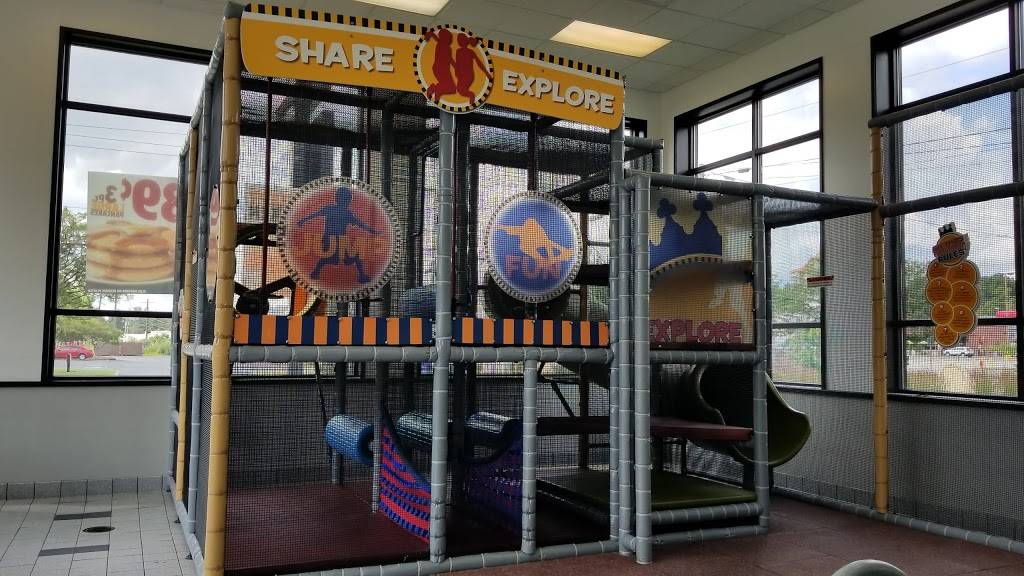 Burger King | restaurant | 414 Water St, Chardon, OH 44024, USA | 4402869848 OR +1 440-286-9848