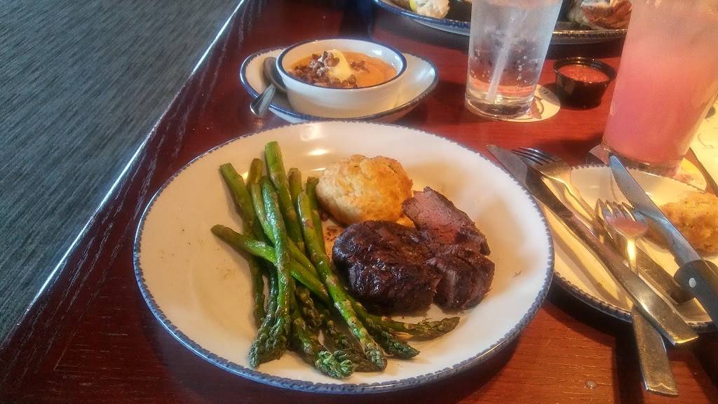 Red Lobster | restaurant | 479 Telegraph Rd, Waterford Twp, MI 48328, USA | 2486825146 OR +1 248-682-5146