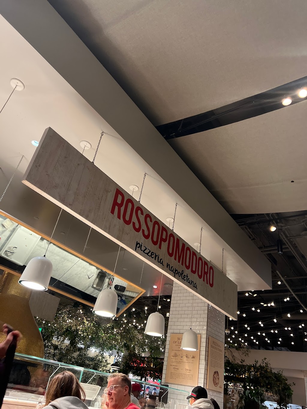 La Pizza & La Pasta | restaurant | 1801 Avenue of the Stars #1410, Los Angeles, CA 90067, USA | 2133108010 OR +1 213-310-8010