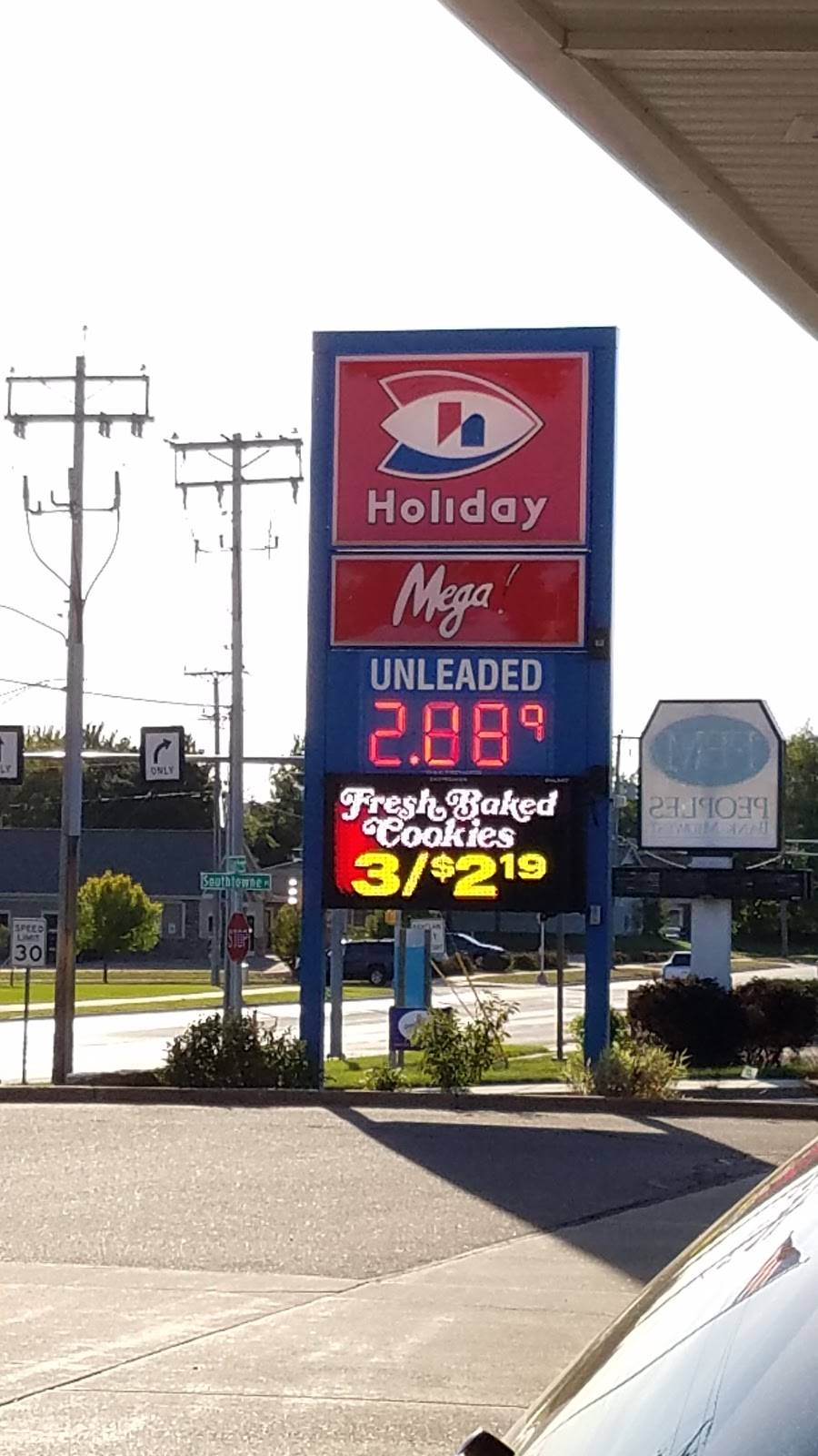 Holiday Stationstores | cafe | 2806 Golf Rd, Eau Claire, WI 54701, USA | 7158318838 OR +1 715-831-8838